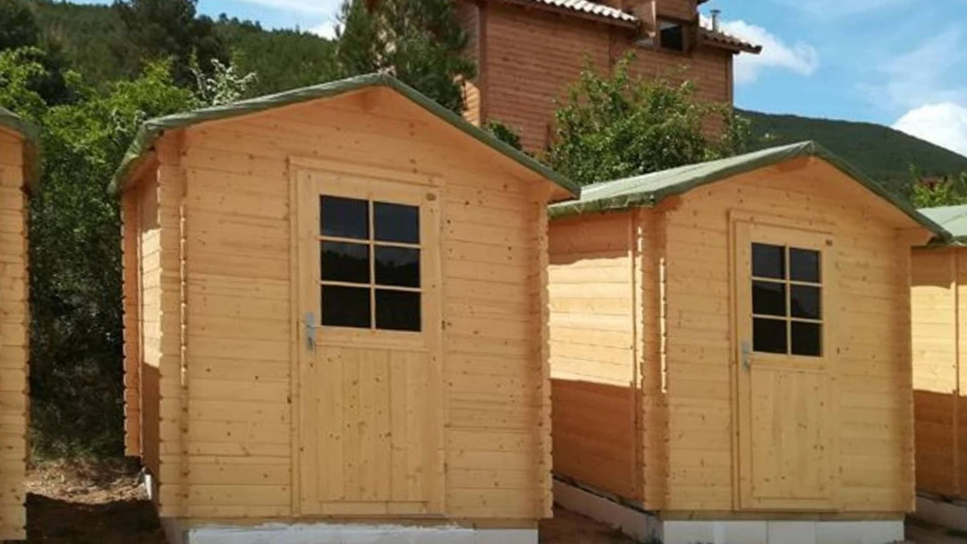 Maple Hollow 1.1 in (28 mm) Fully Assembled Garden Tool Shed - 43 sq. ft. (4 m2)