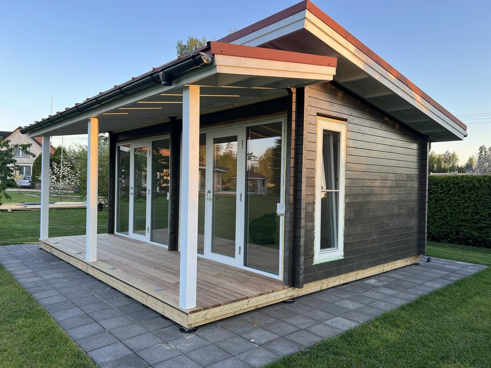 Goldenrod 2.8 in (70 mm) Log Cabin Kit - 222 sq. ft. (20.6 m2) - Image 3