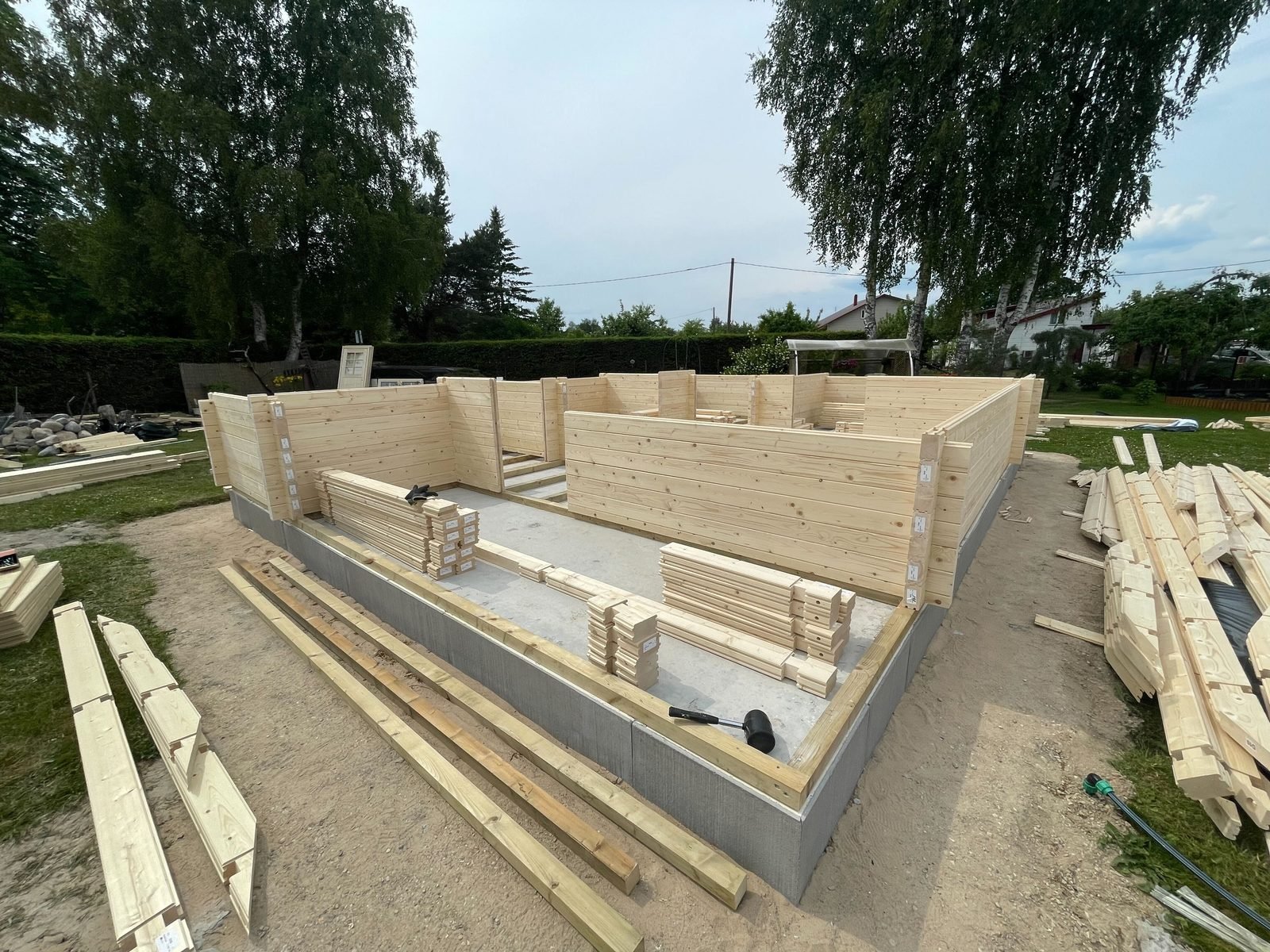 Oakmont 2.8 in (70 mm) Log Home Kit - 481 sq. ft. (44.7 m2) - Image 2