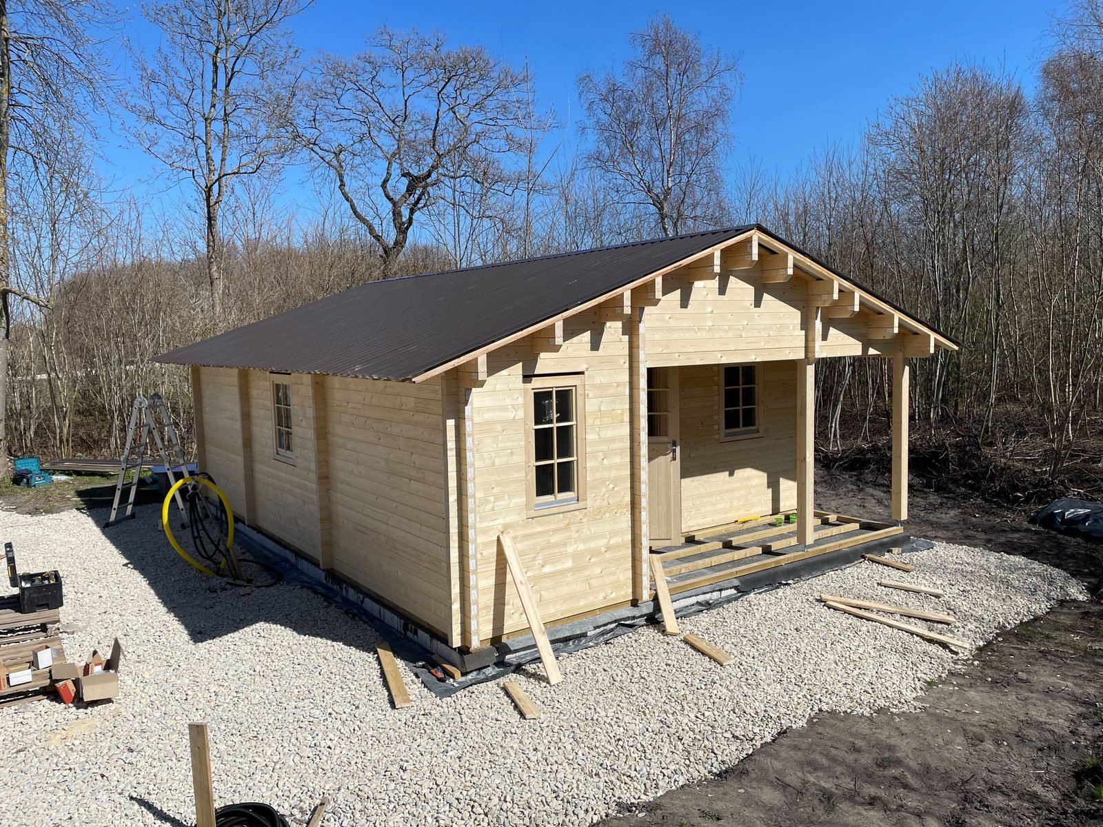 Pebblebrook 2.8 in (70 mm) Log Home Kit - 537 sq. ft. (49.9 m2)