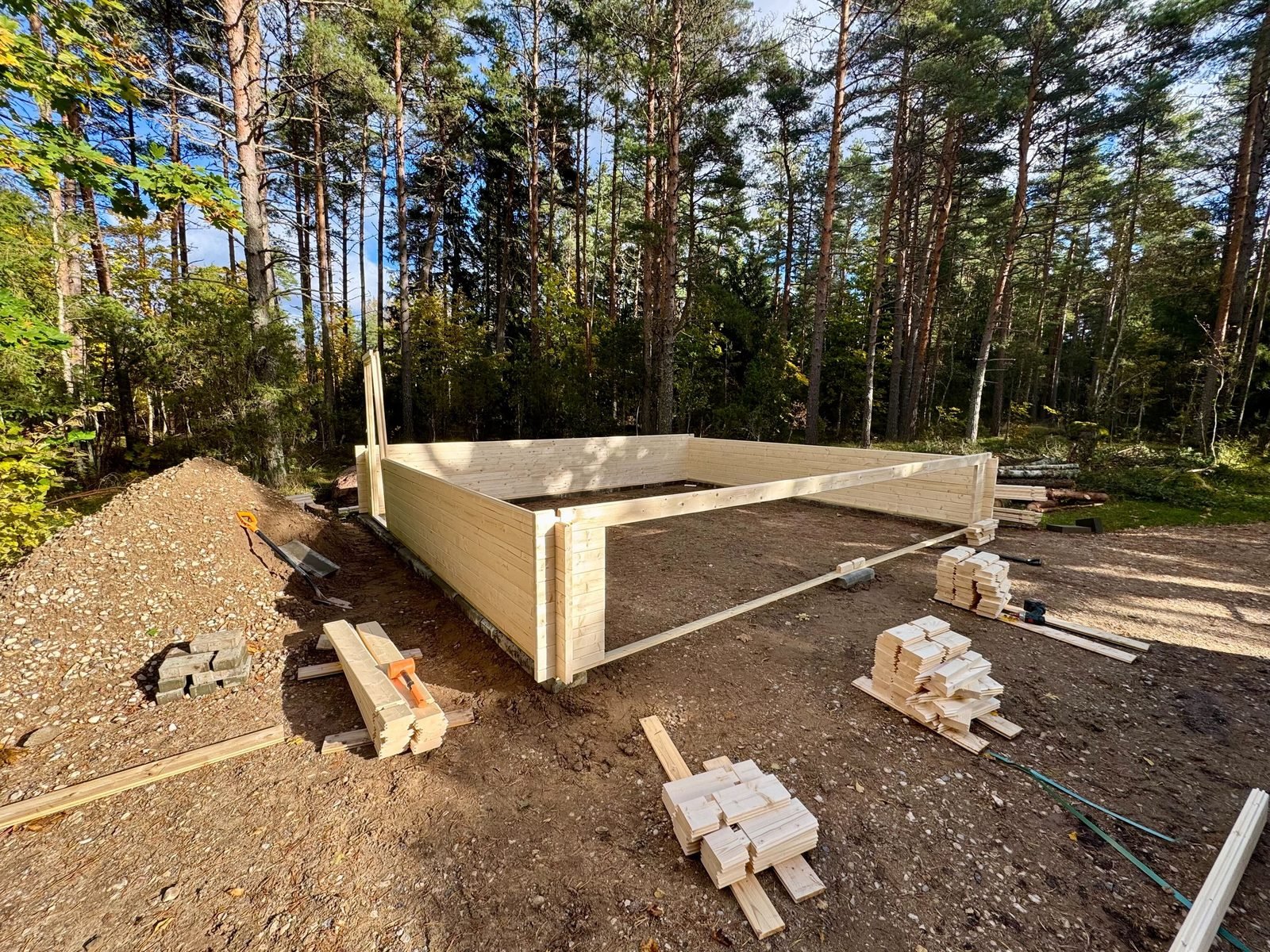 Snowberry 2.8 in (70 mm) Log Garage Kit - 315 sq. ft. (29.3 m2) - Image 3