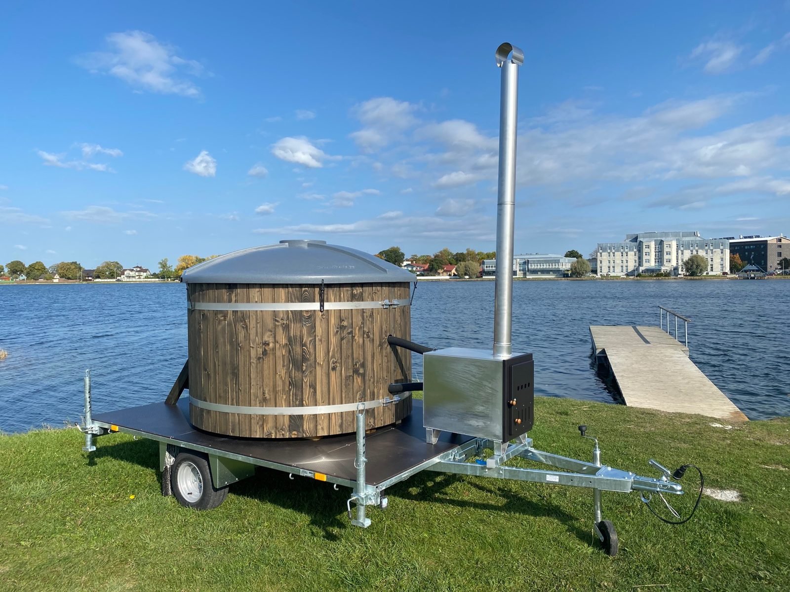 Roamer 6-Person Mobile Wood-Fired Hot Tub on Trailer - 72 in (183 cm) - Image 3
